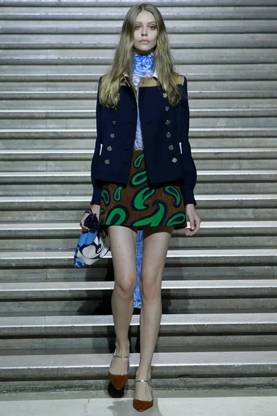 Look 13